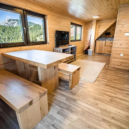 Zvoh, Krvavec, Ski-in, Ski-out *