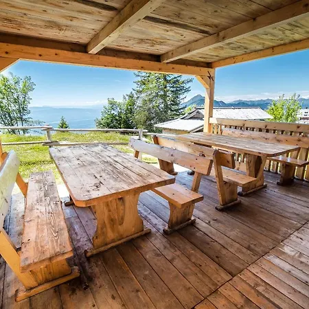 Zvoh, Krvavec, Ski-in, Ski-out Apartment