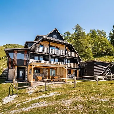 Zvoh, Krvavec, Ski-in, Ski-out *