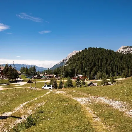 Zvoh, Krvavec, Ski-in, Ski-out Cerklje na Gorenjskem