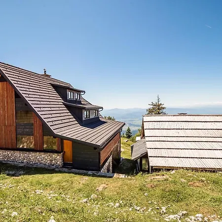 Zvoh, Krvavec, Ski-in, Ski-out Cerklje na Gorenjskem