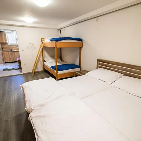 Apartment Zvoh, Krvavec, Ski-in, Ski-out *