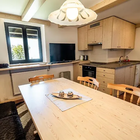 Apartamento Zvoh, Krvavec, Ski-in, Ski-out *