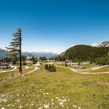 Apartamento Zvoh, Krvavec, Ski-in, Ski-out *